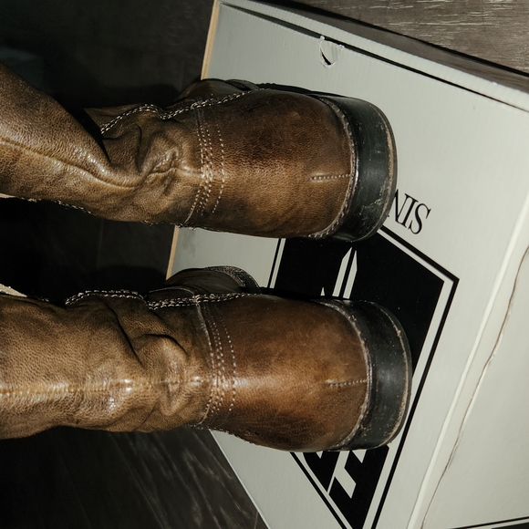 Frye Anna Shortie in Taupe - Picture 7 of 10